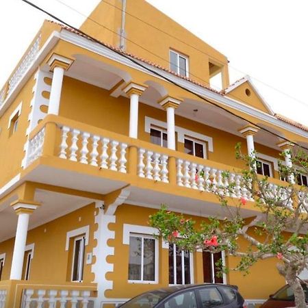 Bed and Breakfast Residensia Ka Denxu Vila Nova Sintra Exterior foto